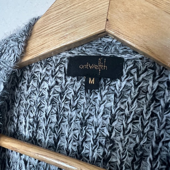 Ontwelfth | Fringe Knit Cardigan - Picture 5 of 9